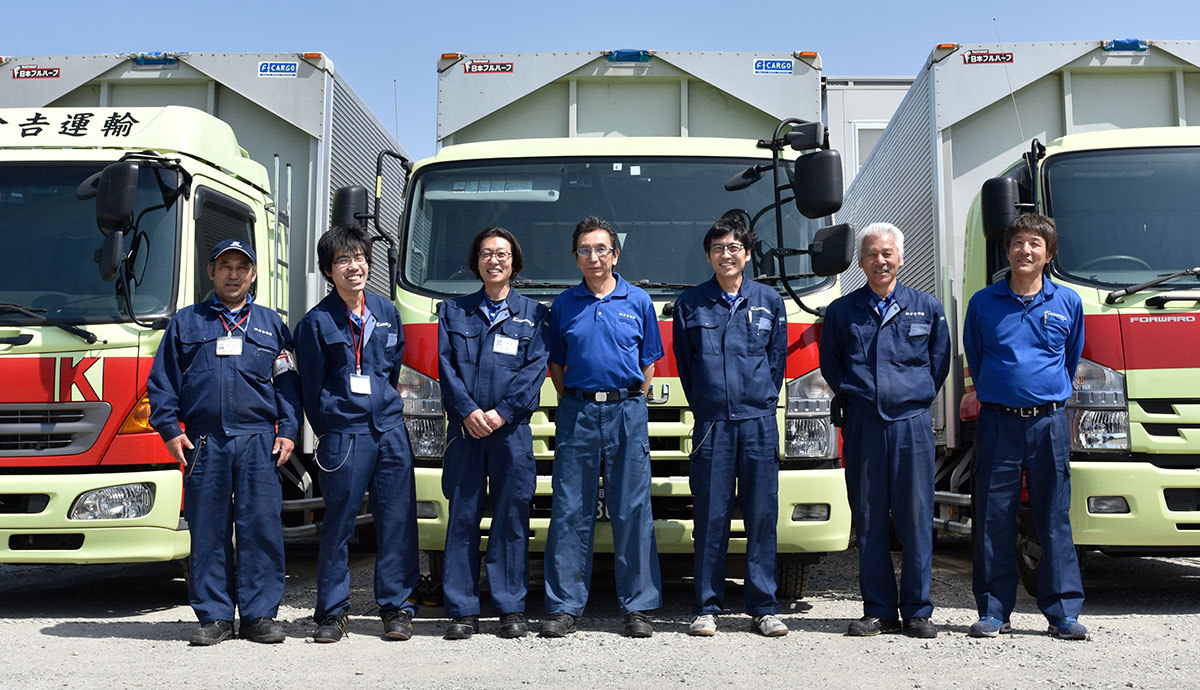 社員とトラックの画像 こんな方が活躍できます